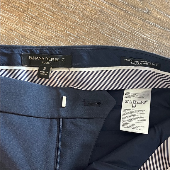 Women’s Banana Republic AveryNavy Pants - Picture 2 of 11